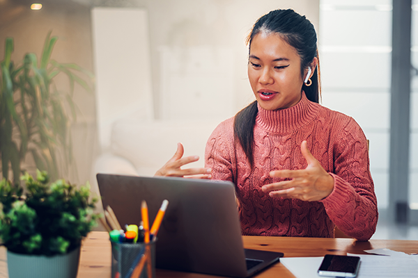 Person talking in an online meeting